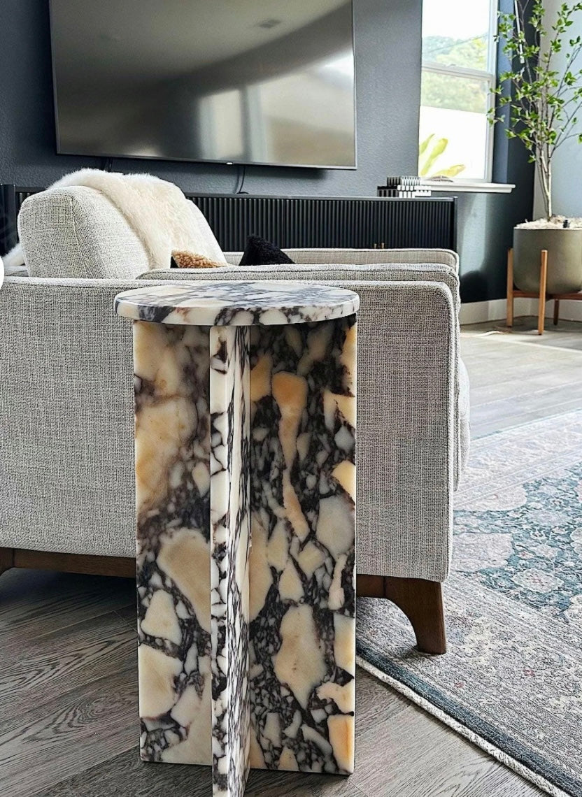 Calacatta Viola Side table, Round table top – product view 2 – Grosvenor Marble Co.
